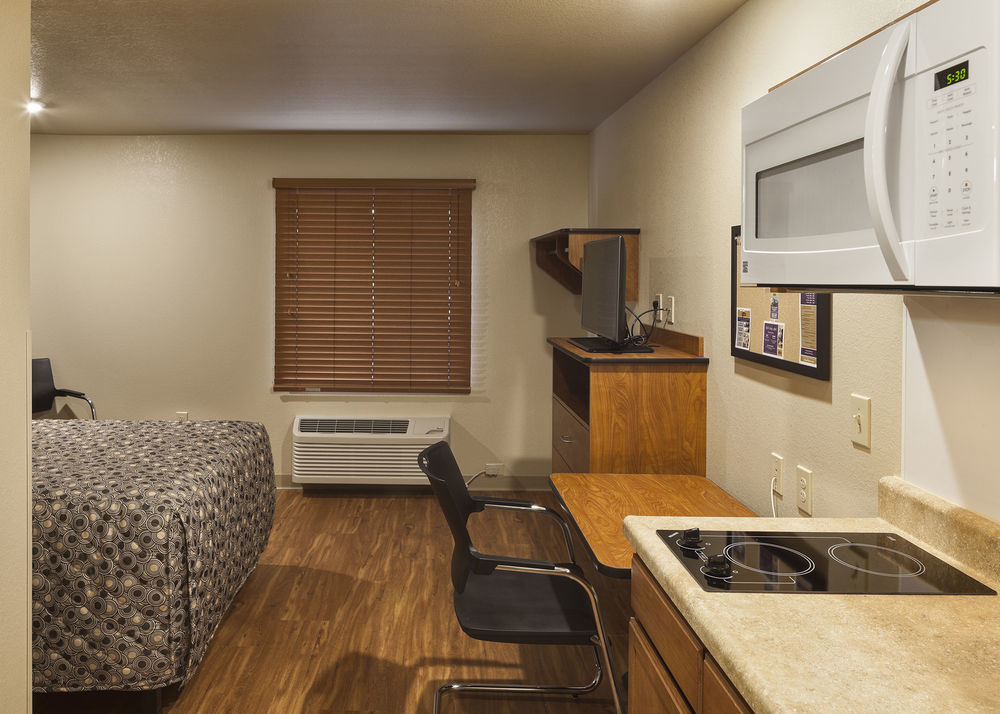 Extended Stay America Select Suites - Cleveland - Airport Fairview Park Exterior foto