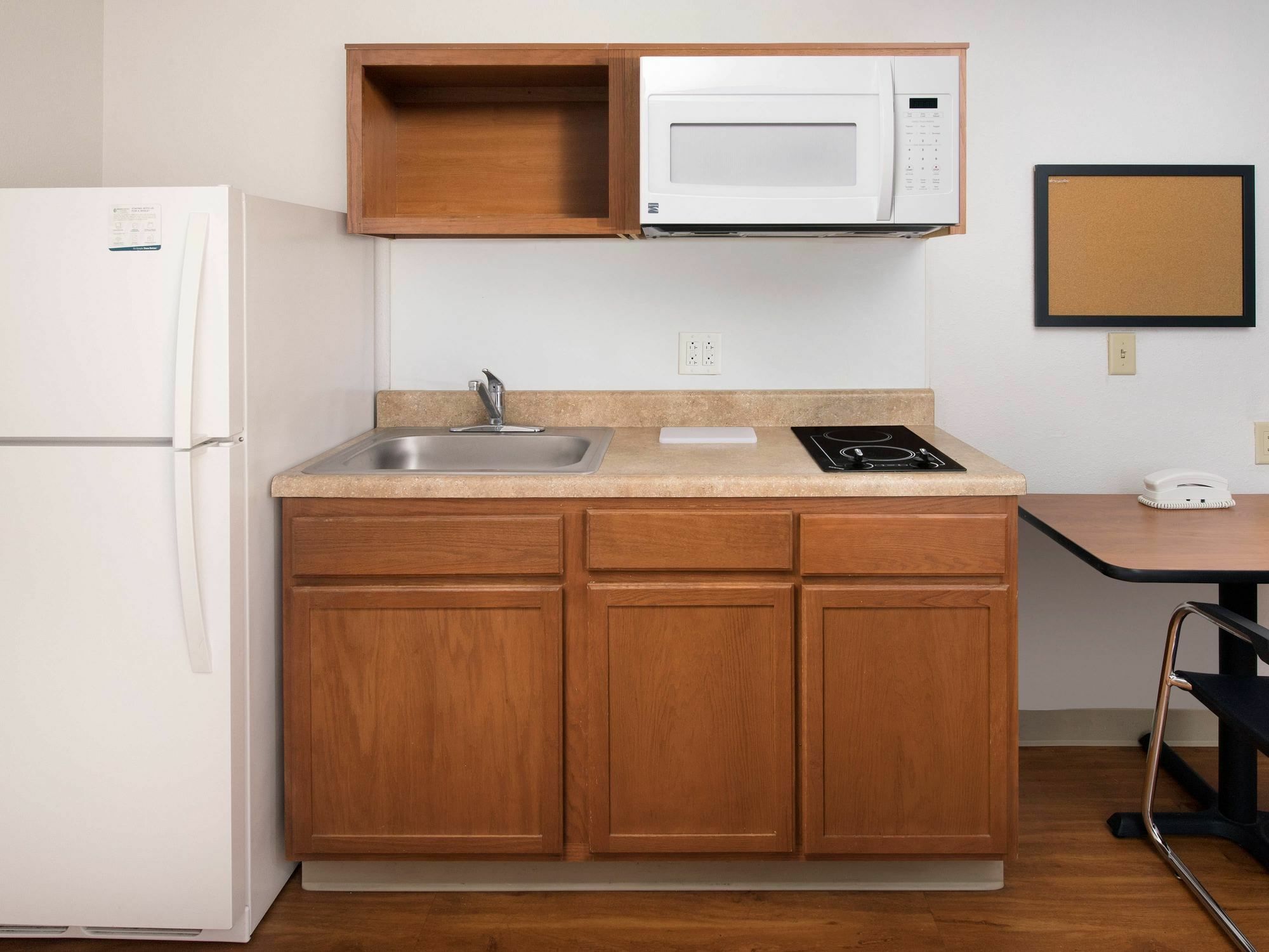 Extended Stay America Select Suites - Cleveland - Airport Fairview Park Exterior foto