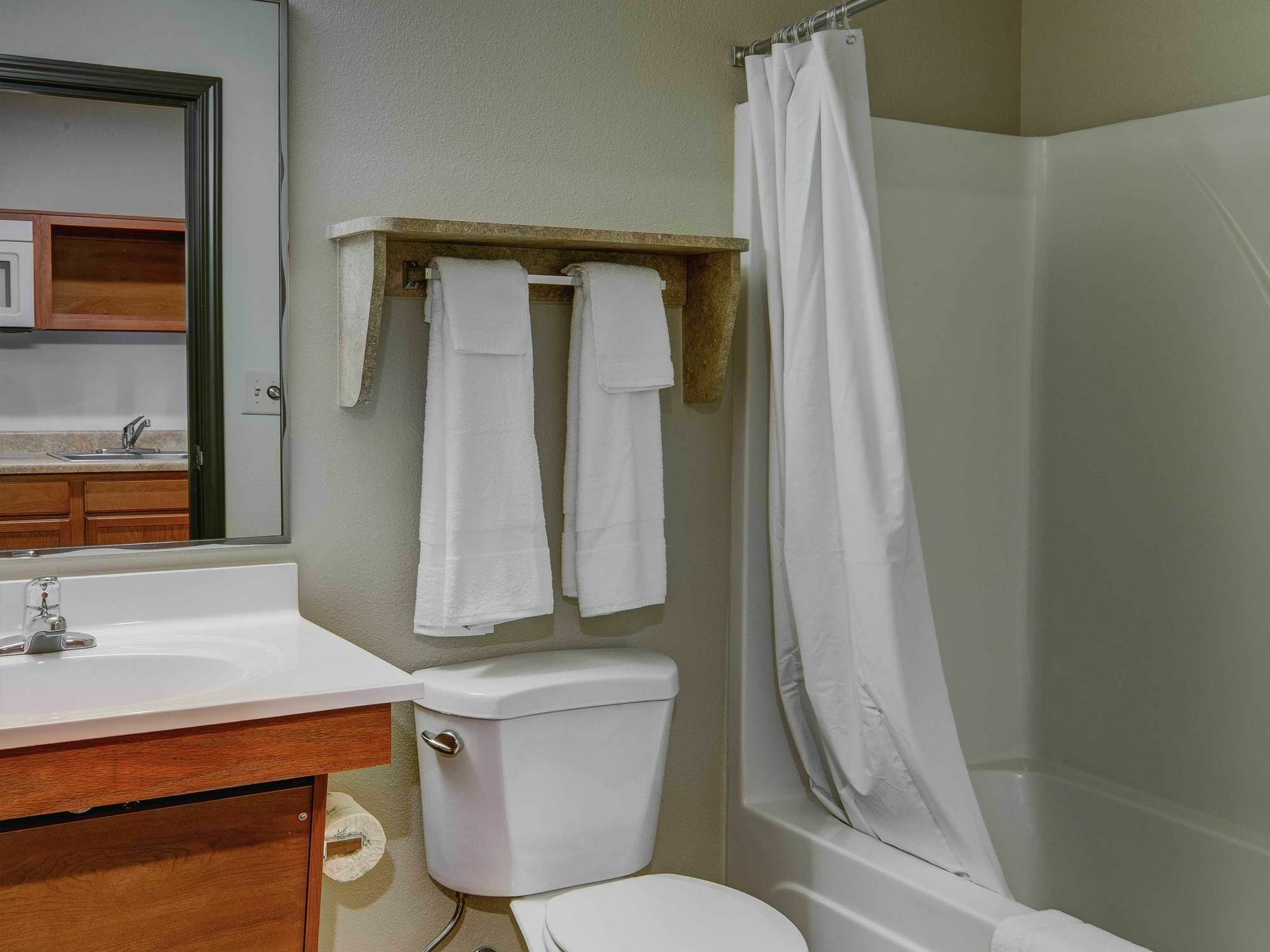 Extended Stay America Select Suites - Cleveland - Airport Fairview Park Exterior foto