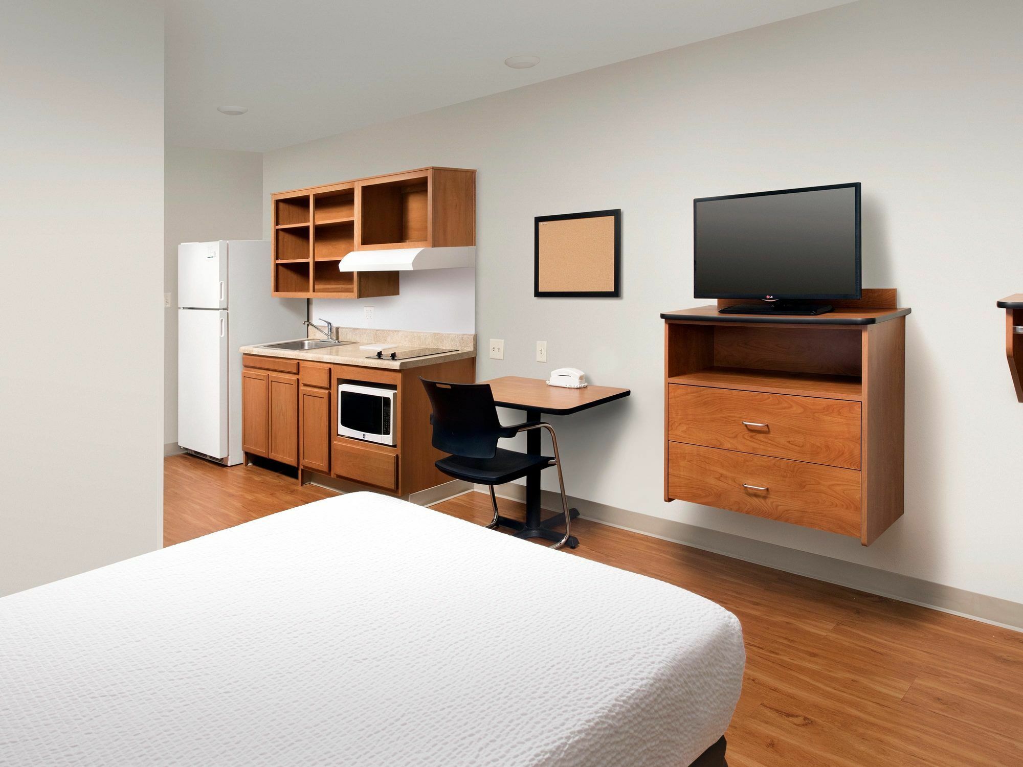 Extended Stay America Select Suites - Cleveland - Airport Fairview Park Exterior foto